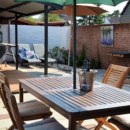 Lovely Holiday Home In Noordwijkerhout Near Lake المظهر الخارجي الصورة